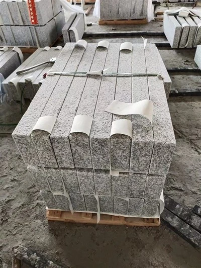 Harmaa graniittikivi